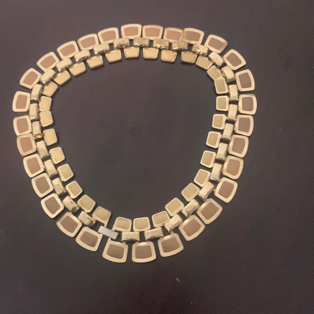 Beautiful pre-loved tan and gold necklace!